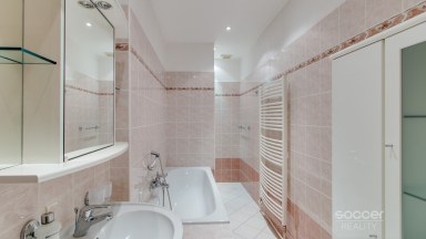 Pronájem bytu 4+1, 126 m2, ul. Pod školkou, v Jílovém u Prahy.