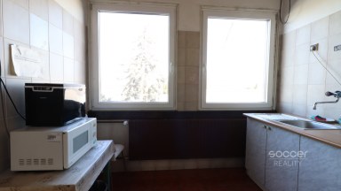 Pronájem nově zrekonstruované kanceláře, 15 m2, Praha 10 - Dolní Měcholupy, Ke Kablu