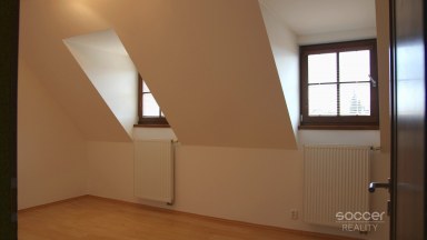 Příjemný byt 2+kk s parkováním, Kosmonosy, 1 km od Mladé Boleslavi.