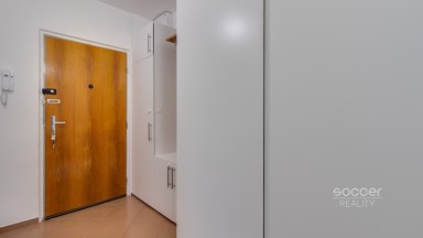 Pronájem bytu 2+kk, 43 m2, ulice Hrubého, Praha 8 - Kobylisy. 
