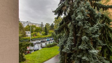 Pronájem bytu 2+kk, 43 m2, ulice Hrubého, Praha 8 - Kobylisy. 
