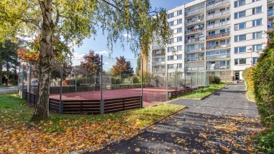 Pronájem bytu 2+kk/T/B, 80 m2 v ulici Cihlářská, Praha 9 - Prosek. 