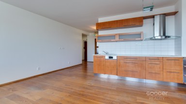 Pronájem bytu 2+kk/T/B, 80 m2 v ulici Cihlářská, Praha 9 - Prosek. 