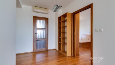 Pronájem bytu 2+kk/T/B, 80 m2 v ulici Cihlářská, Praha 9 - Prosek. 