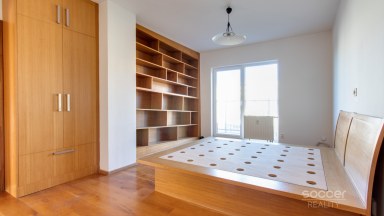 Pronájem bytu 2+kk/T/B, 80 m2 v ulici Cihlářská, Praha 9 - Prosek. 