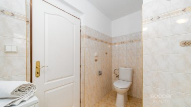 Malebný venkovský dům s prostornou zahradou blízko Českého ráje.