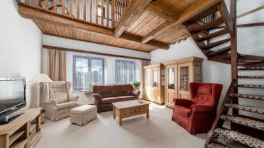 Malebný venkovský dům s prostornou zahradou blízko Českého ráje.