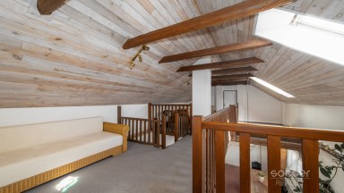 Malebný venkovský dům s prostornou zahradou blízko Českého ráje.