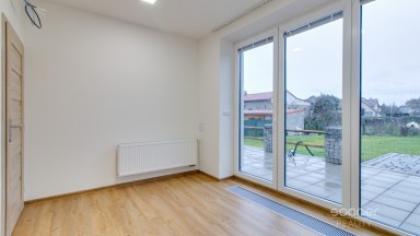 Pronájem krásného bytu 2+kk/zahrada, 60 m², ul. Dělnická, Nové Jirny