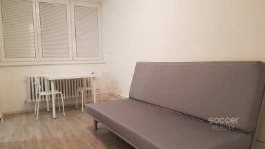 Pronájem bytu 2 + kk, 40 m2, v Praze 5 -  Košíře, ulice Karenova.