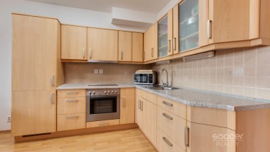 Pronájem bytu 1+kk/L/G, 46 m2, ul. Ústavní, Praha 8 - Bohnice.