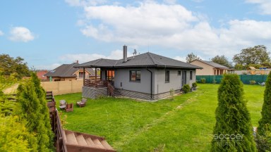 Rodinný dům 4+kk s terasou a zahradou, Kaňk u Kutné Hory.