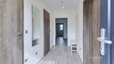 Rodinný dům 4+kk s terasou a zahradou, Kaňk u Kutné Hory.