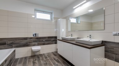 Rodinný dům 4+kk s terasou a zahradou, Kaňk u Kutné Hory.