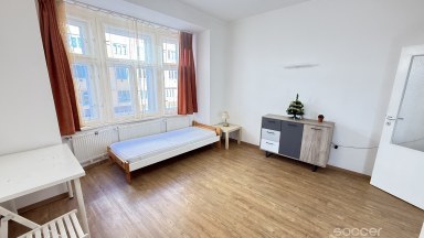 Pronájem bytu 1+kk, 26m2 v Praze 3- Jeseniova ulice