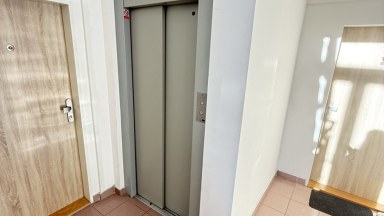 Pronájem bytu 1+kk, 26m2 v Praze 3- Jeseniova ulice