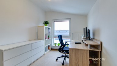 Pronájem bytu 3+1 s balkonem, v ulici U Školky, Nupaky. 