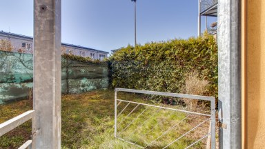 Pronájem bytu 1+1 s předzahrádkou, 37 m2, ul. Dandova, Praha 20 – H. Počernice.