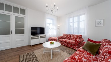 Velmi krásný nadstandardní byt ve vile se zahradou.