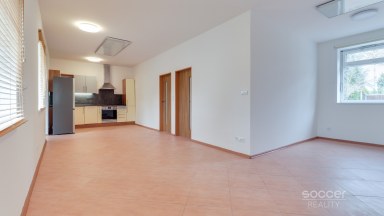 Hezký nadstandardní byt 3+kk, 76 m2, Černošice - Mokropsy.