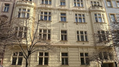 Pronájem  prostorného bytu 3+1, 110 m2 v Praze 3, ulice Nitranská