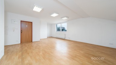 Kancelář (29,93 m²) – Jesenice u Prahy