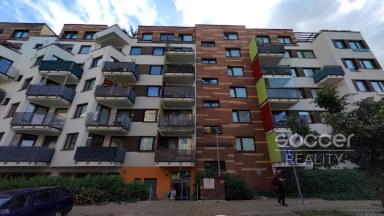 Pronájem garážového stání v ulici Zakšínská, Praha 9 - Střížkov.