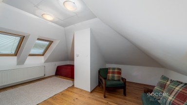 Jedinečný mezonet v rodinném domě v žádané čtvrti Mladé Boleslavi.