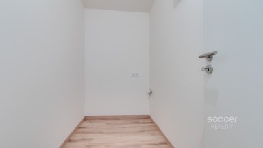 Pronájem bytu 2+kk s terasou a předzahrádkou v rezidenci Tesla Hloubětín. 