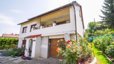 Pronájem rodinného domu, 5+kk/G/T/Z/S,B, 180m2, Čerčany, ul. Mánesova.