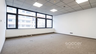 Pronájem tří kanceláří 114 m2 ulice Sokolovská