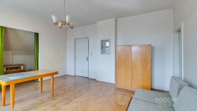 Pronájem staršího rodinného domu 4+1, ul. Dobšická, Praha – Horní Počernice.