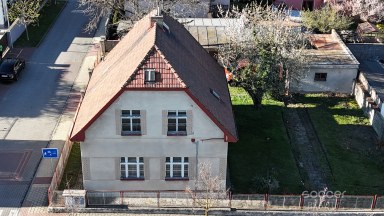 Pronájem staršího rodinného domu 4+1, ul. Dobšická, Praha – Horní Počernice.
