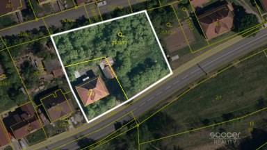 Prodej stavebního pozemku s rodinným domem k rekonstrukci – Sehradice, okres Zlín.