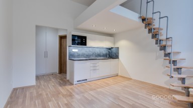 Pronájem bytu 1+kk/S, 21 m2, ul. Radlická, Praha 5 - Smíchov.