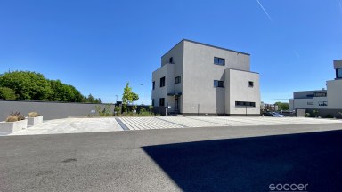 Nový apartmán s terasou a parkovacím stáním v prestižní čtvrti.