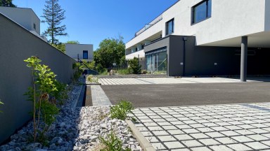 Nový apartmán s terasou a parkovacím stáním v prestižní čtvrti.