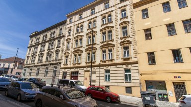 Pronájem bytu 2+kk, ulice Mojmírova, Praha 4 - Nusle. 