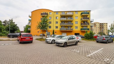 Pronájem bytu 2+kk/B, 45 m2 + balkon 7 m2, ulice V Honech, Klecany. 