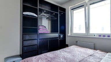 Pronájem bytu 2+kk/T/B/G, v ulici Farkašova, Praha 9 - Kyje. 