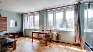 Prodej bytu 1+kk, 39,3 m² s garážovým stáním a sklepem, Praha 9 – Letňany, ul. Třinecká.