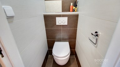 Prodej bytu 1+kk, 39,3 m² s garážovým stáním a sklepem, Praha 9 – Letňany, ul. Třinecká.