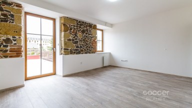 Výjimečný byt s velkou terasou 1 km od Mladé Boleslavi.