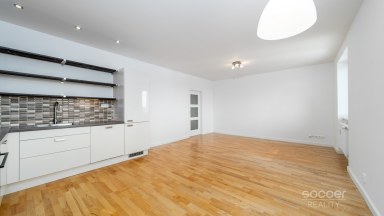 Prodej bytu 3+kk/sklep, 74+2,5 m2 v ulici Loudova, Praha 3 – Žižkov.