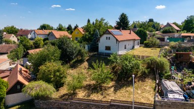 Prodej rodinného domu s pozemkem 1 466 m², Zápy