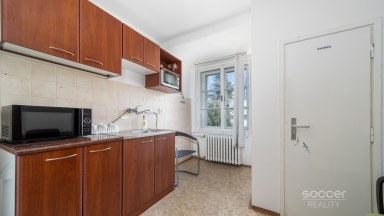 Pronájem kanceláře 15 m2, Praha 6 - Bubeneč, ul. Na Zátorce.