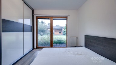 Pronájem moderního rodinného domu 4+kk se zahradou v Borku u Staré Boleslavi.