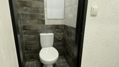 Příjemný byt 2+1 s lodžií ve vyhledávané čtvrti Mladé Boleslavi. 