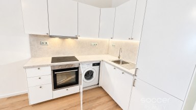 Pronájem světlého, prostorného bytu 2+kk, 54m2 v Praze 3-Nitranská ul.