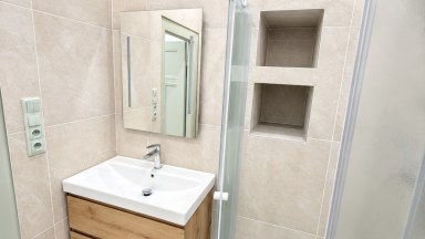 Pronájem světlého, prostorného bytu 2+kk, 54m2 v Praze 3-Nitranská ul.